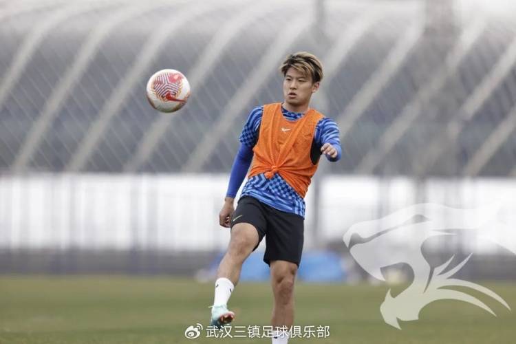 包含集结日NBA总决赛传出新动向，武汉三镇调整名单，管理层表态：质疑声仍在，训练强度明显提升的词条