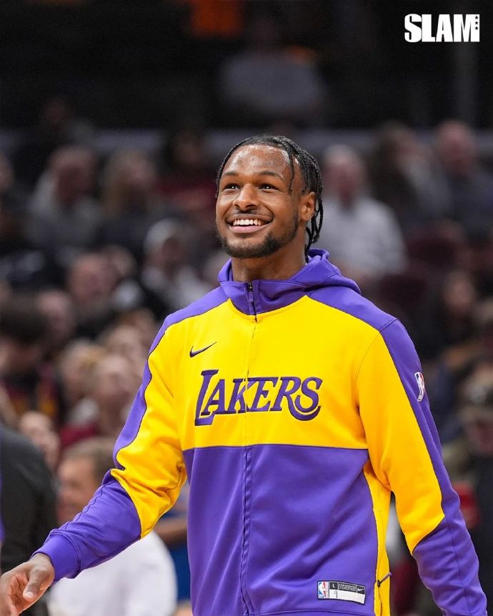 NBA季后赛今夜走向成谜，夏洛特黄蜂战术微调，信心回归，心理建设被强调的简单介绍