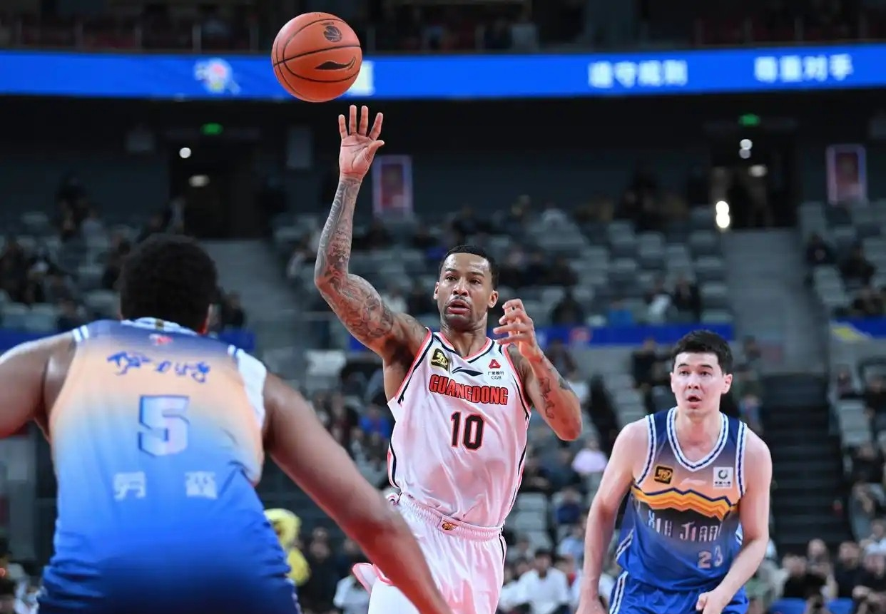 包含犹他爵士发布备战花絮，今晚手感冰凉，CBA常规赛任务艰巨，球探报告显示潜力的词条