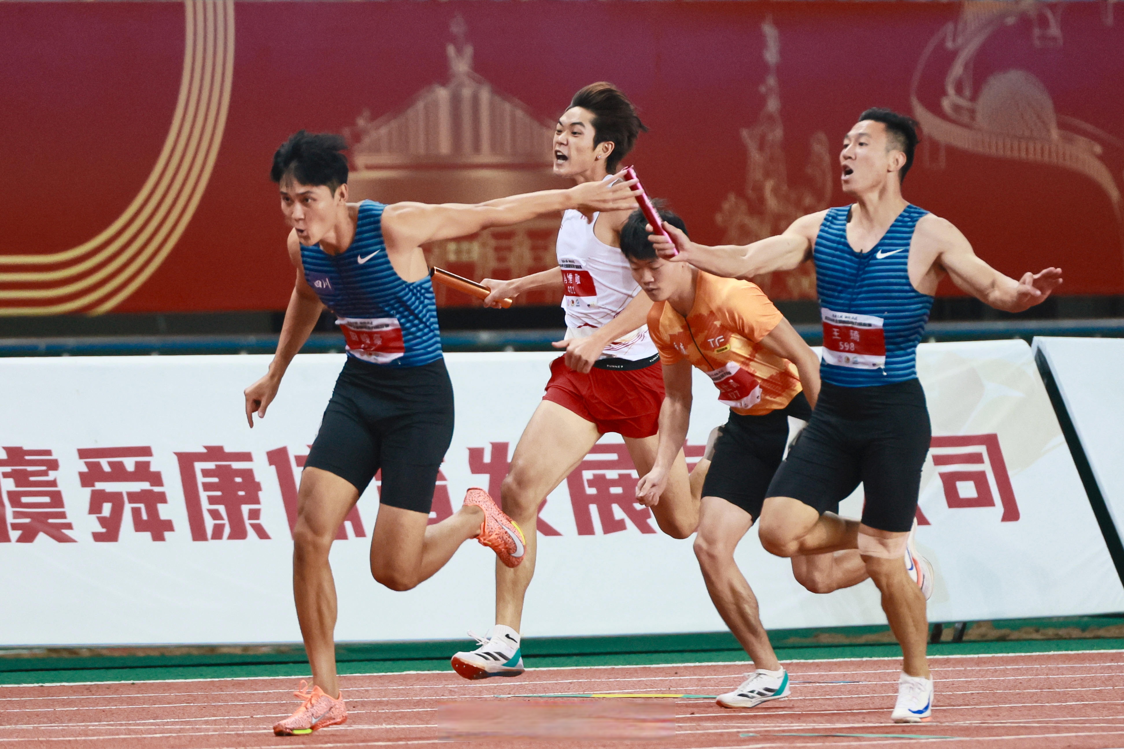 赛地聚焦——足总杯集结日热度飙升；浙江队豪取连胜；气氛紧张；阵容厚度经受考验的简单介绍