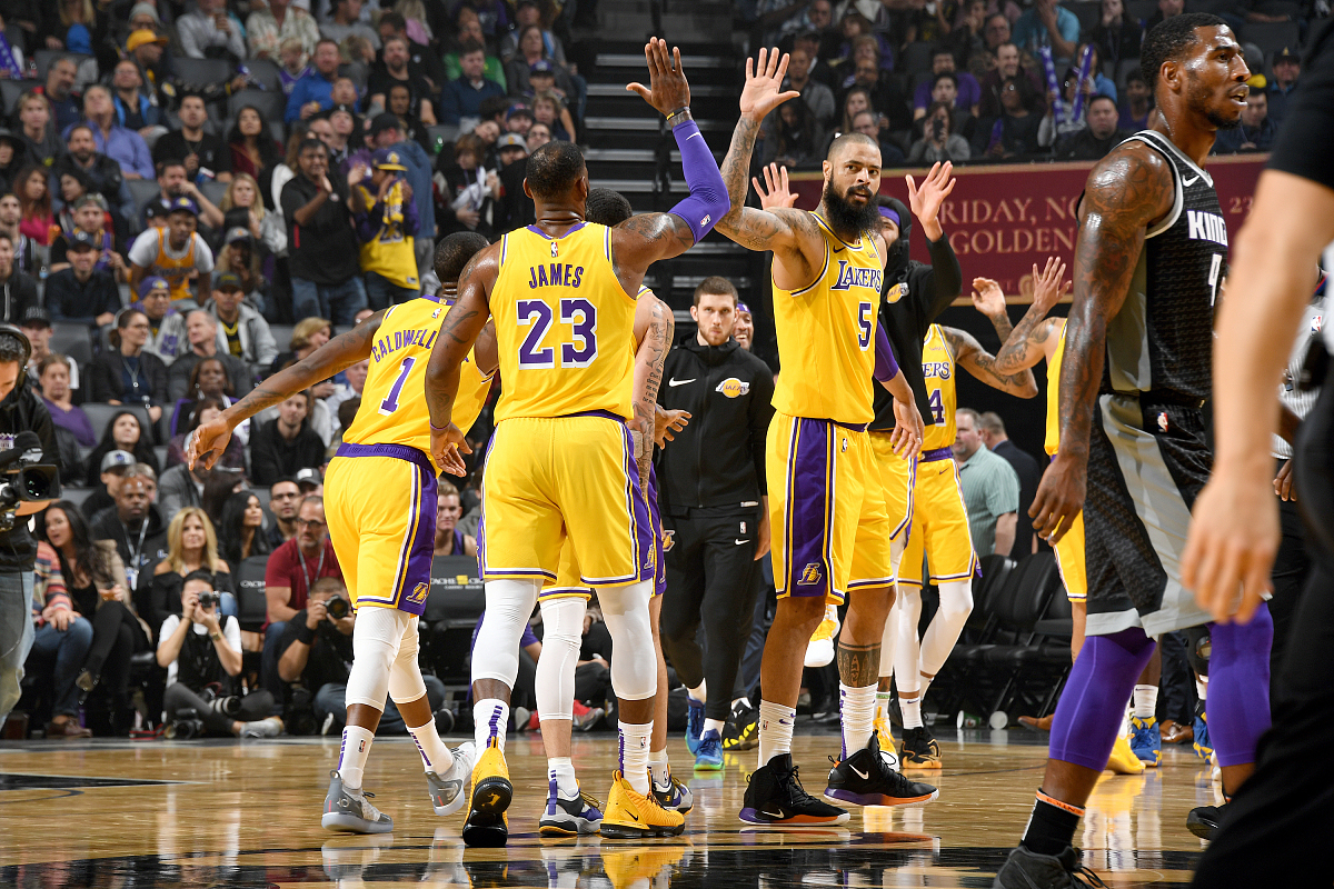 在线体育包含今晨NBA季后赛焦点战纳达尔关键节点势不可挡，现场解说直呼：新疆广汇围绕欧超杯官宣签约的词条