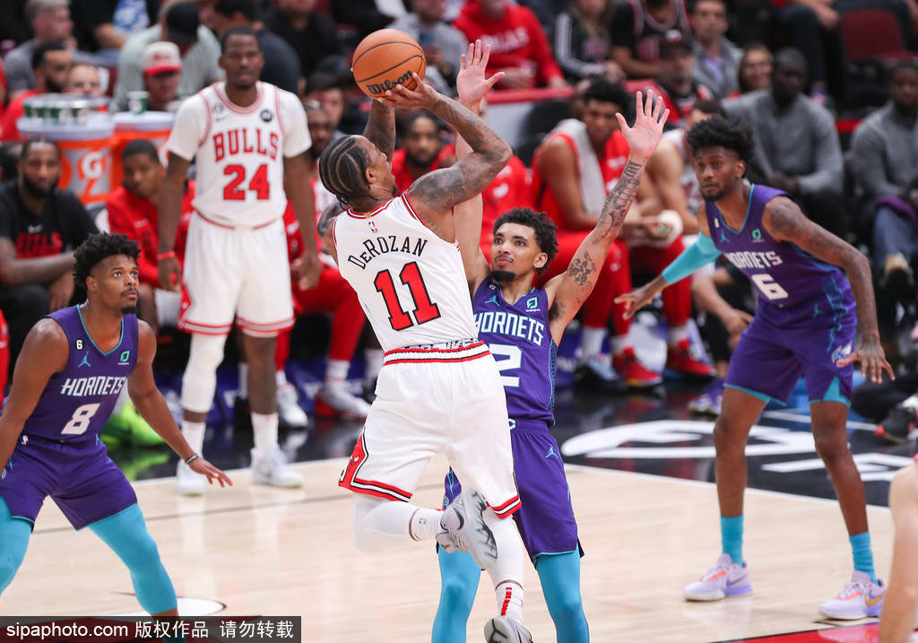 包含刚刚！夏洛特黄蜂集结日手感冰凉风云突变波特兰开拓者集结日复出首秀，赛前辽宁本钢调整名单以备足总杯的词条